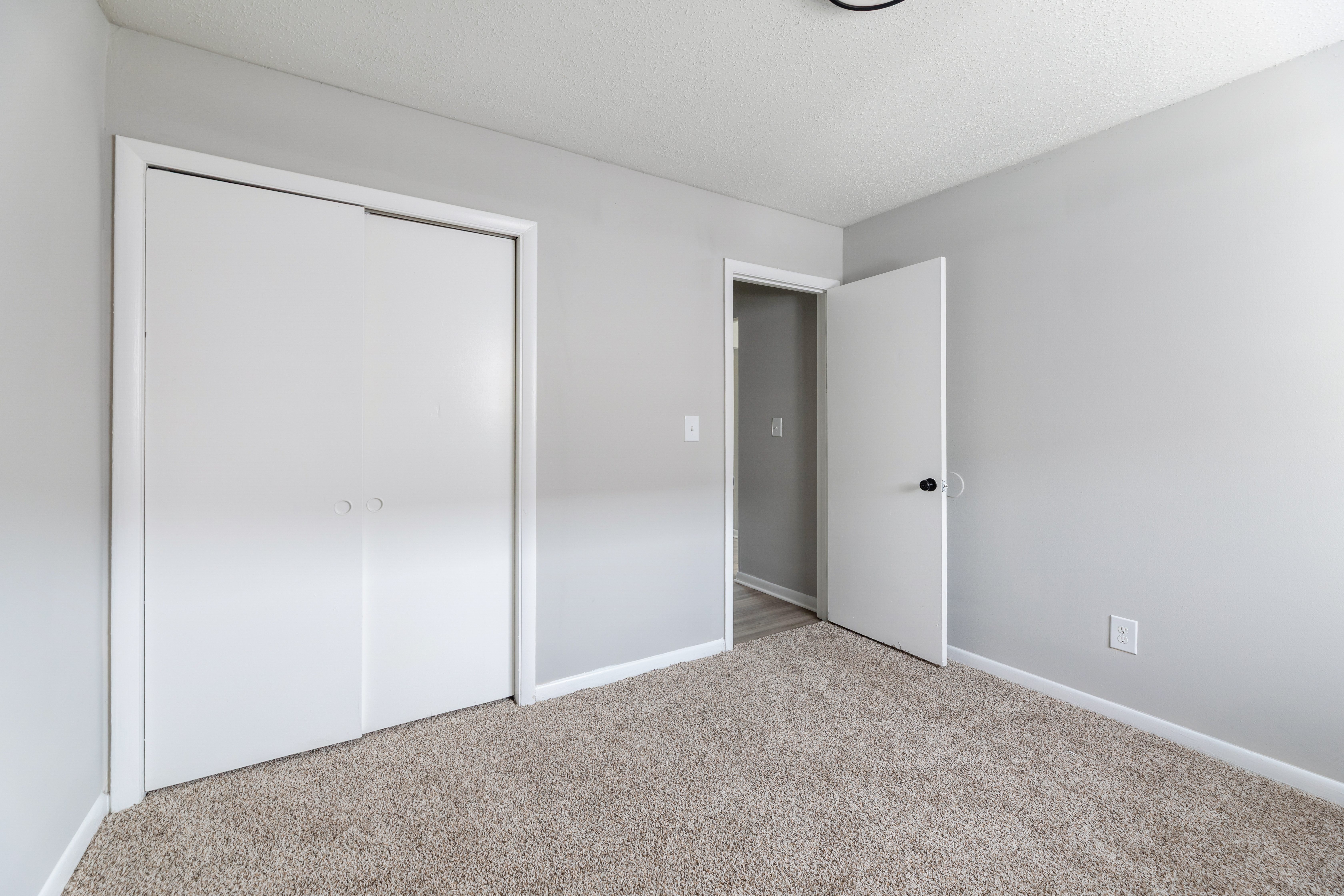 Plush Carpeting at Lauradale, Jacksonville, NC 28540